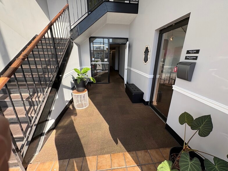 More Photos Of 6022 Jefferson Ave, Newport News Office For Lease