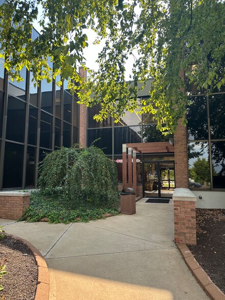 More Photos Of 11969-11975 Westline Industrial Dr, Saint Louis Office For Lease