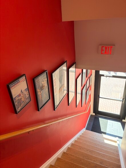 More Photos Of 9 Hillyer Ct NW, Washington Public Library For Sale