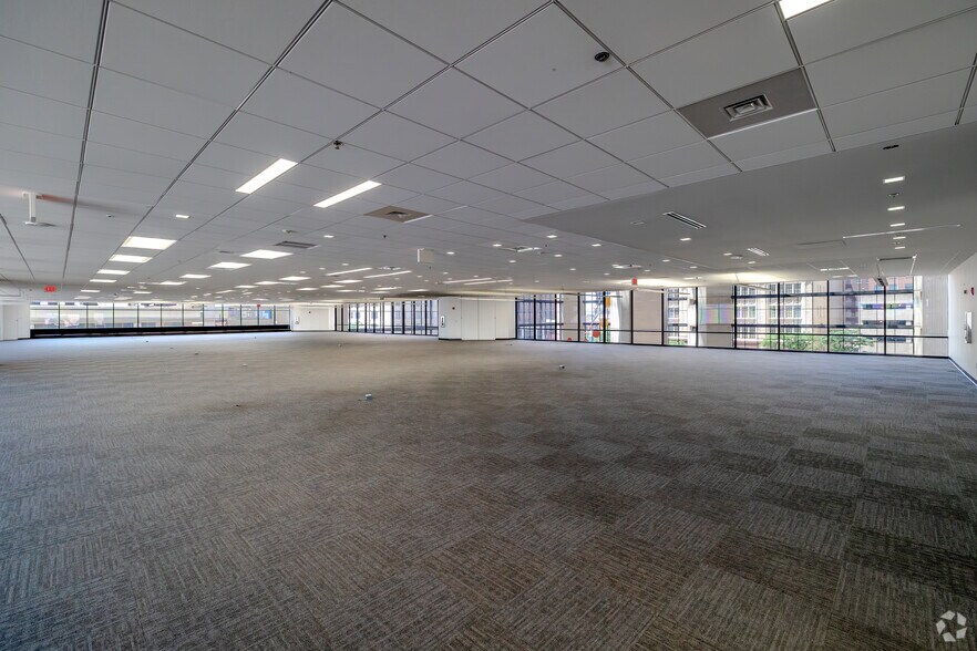 More Photos Of 100 N Broadway St, Wichita Office For Lease