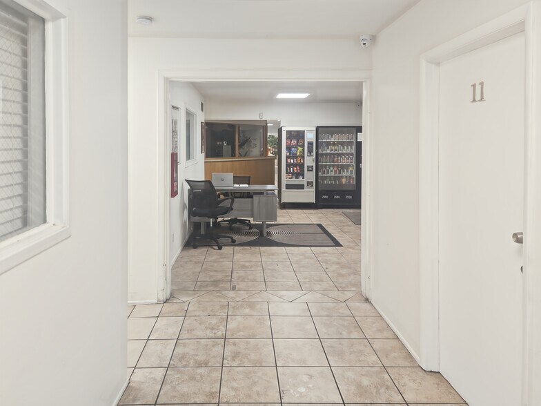 More Photos Of 3838-3856 Raymert Dr, Las Vegas Coworking Space