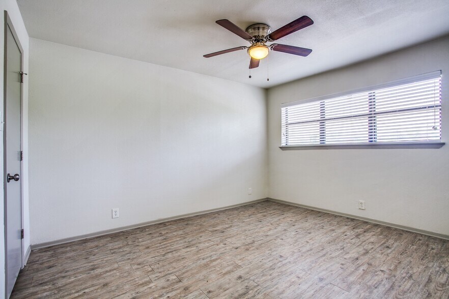More Photos Of 4710 Munger Ave, Dallas Apartments For Sale