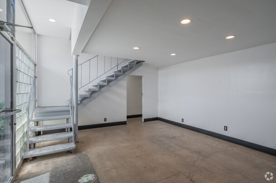 More Photos Of 8431 Monroe Ave, Stanton Industrial For Sale