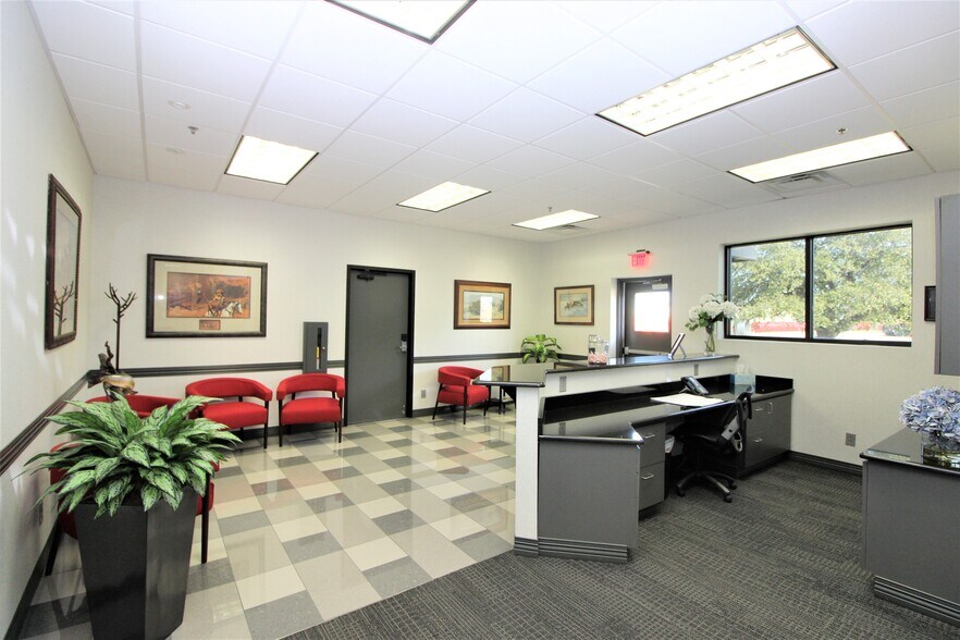 More Photos Of 1101 Woods St, Gainesville Warehouse For Lease