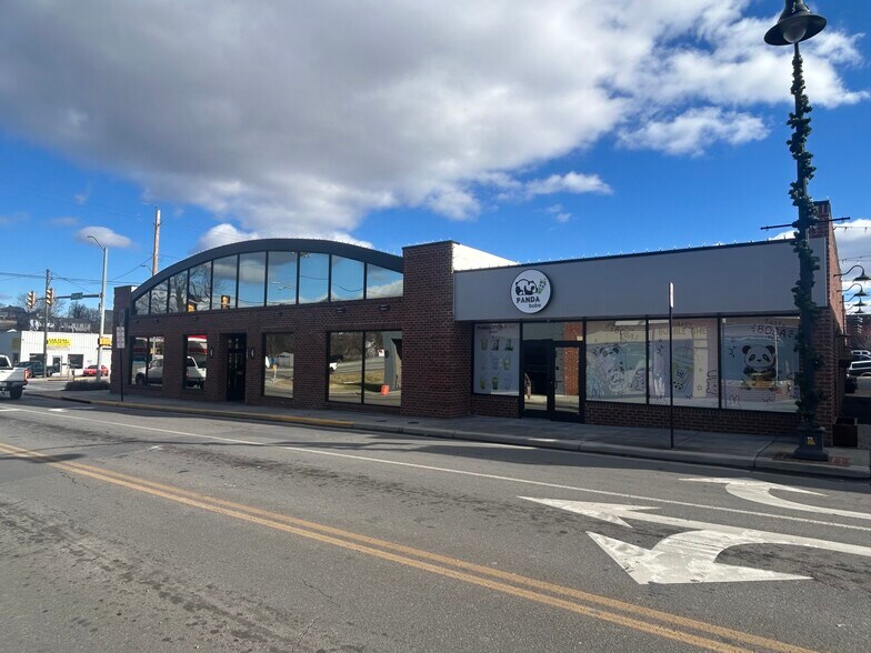 Primary Photo Of 108 Pollard St, Vinton Auto Dealership For Lease