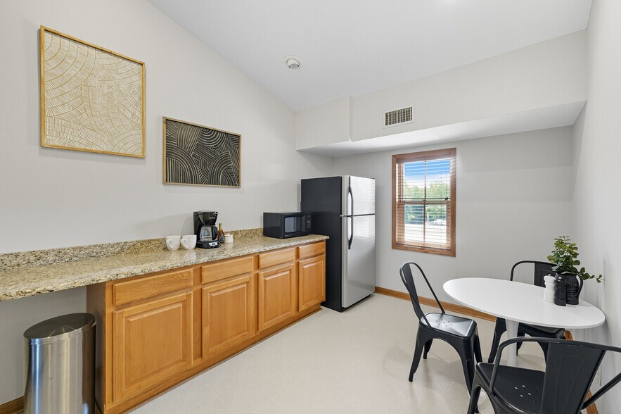 More Photos Of 10130-10134 Colvin Run Rd, Great Falls Medical For Sale