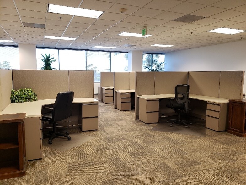 More Photos Of 4200 Concours, Ontario Office For Lease