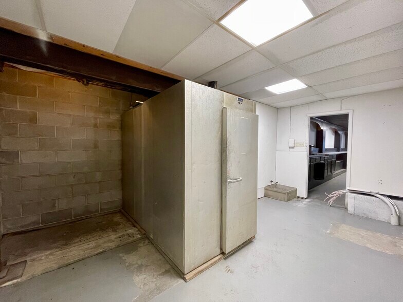 More Photos Of 2323 Dayton St, Aurora Freestanding For Lease