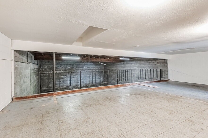 More Photos Of 2915 Keith St, San Francisco General Retail For Lease