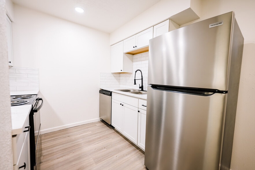 More Photos Of 700-710 NW 17th St, Oklahoma City Apartments For Sale