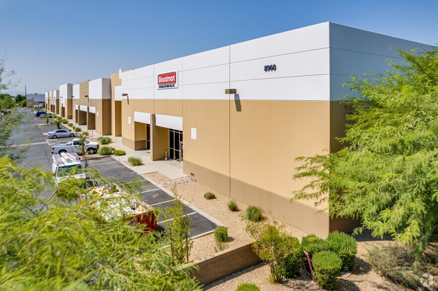 More Photos Of 8945 W Larkspur Dr, Peoria Warehouse For Lease