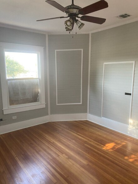 More Photos Of 1502 Buena Vista Rd, San Antonio Loft Creative Space For Sale