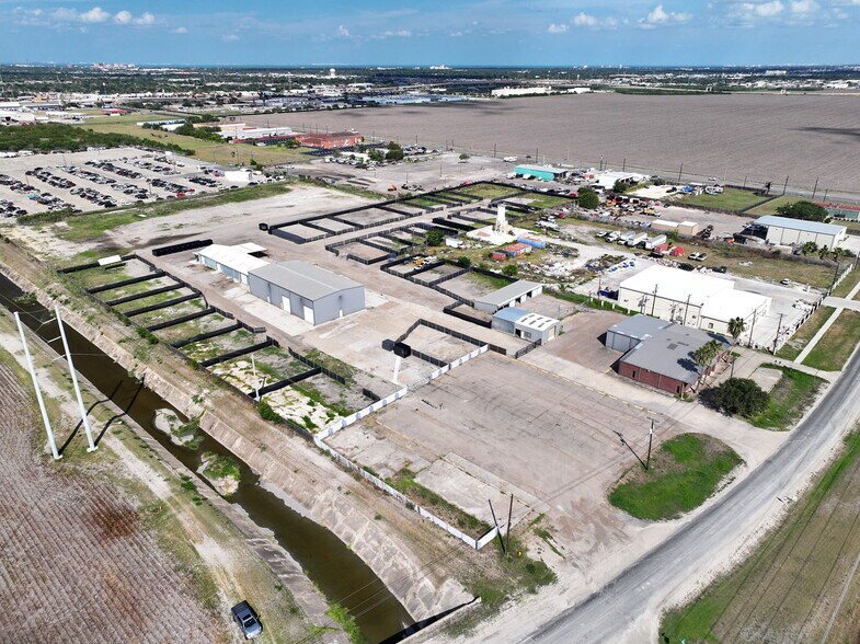 More Photos Of 1420 Holly Road, Corpus Christi Warehouse For Lease