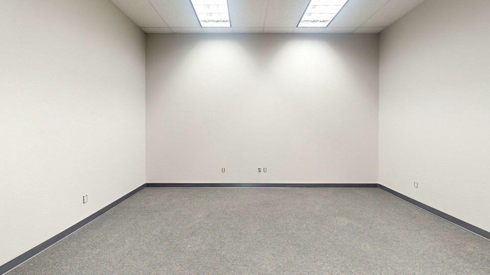 More Photos Of 39301 Badger St, Palm Desert Warehouse For Sale