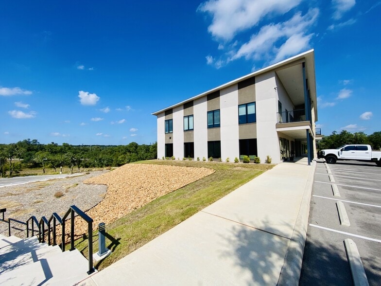 More Photos Of 1878 Herbelin Rd, New Braunfels Office For Lease