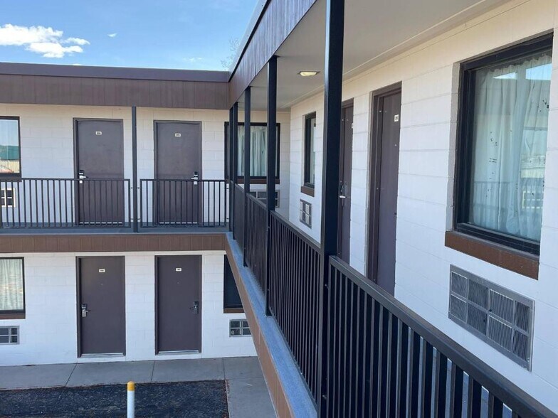 More Photos Of 109 16th St, Wheatland Hotel For Sale