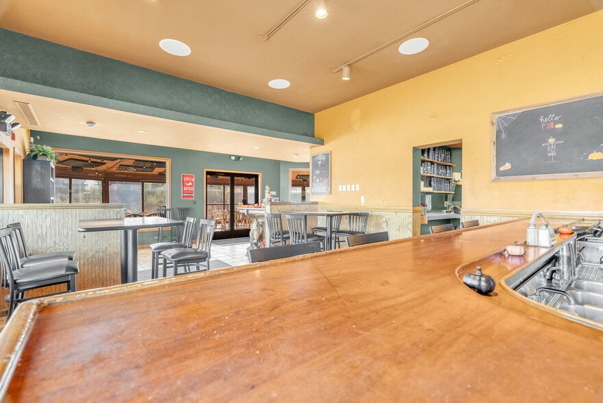 More Photos Of 119 Clinton Ave, Saint Clair Restaurant For Sale