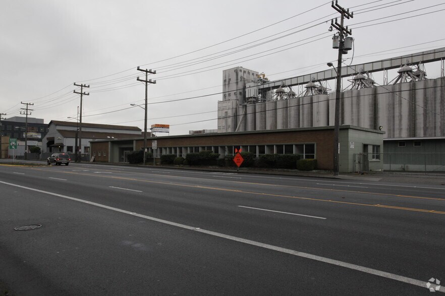 More Photos Of 945 Elliott Ave W, Seattle Office For Sale