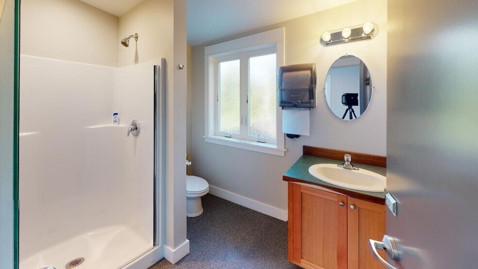 More Photos Of 1425 SE 9th St, Warrenton Warehouse For Lease