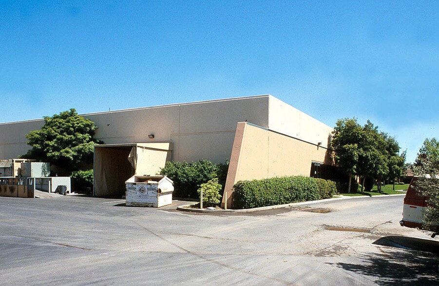 More Photos Of 3400-3450 W Warren Ave, Fremont Warehouse For Sale