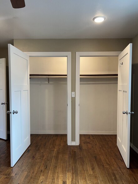 More Photos Of 1747 Oakdale Ave, Green Bay Apartments For Sale