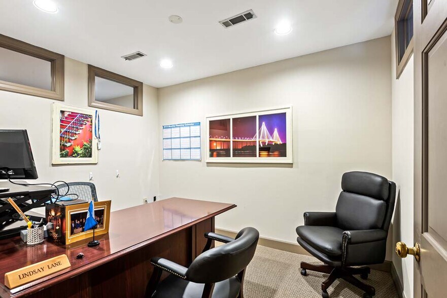 More Photos Of 11 Broad St, Charleston Office Residential For Lease