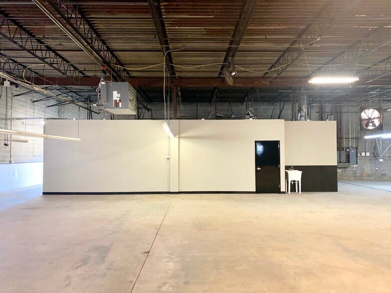 More Photos Of 2411 Sullivan Rd, College Park Warehouse For Lease