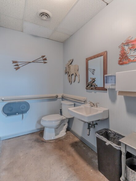 More Photos Of 400 Interchange Rd, Lehighton Freestanding For Sale