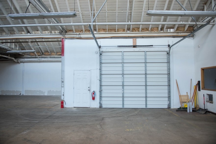 More Photos Of 3025 W 47th St, Chicago Warehouse For Lease