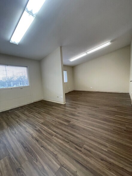 More Photos Of 456 W Frontage Rd, Northfield Office For Sale