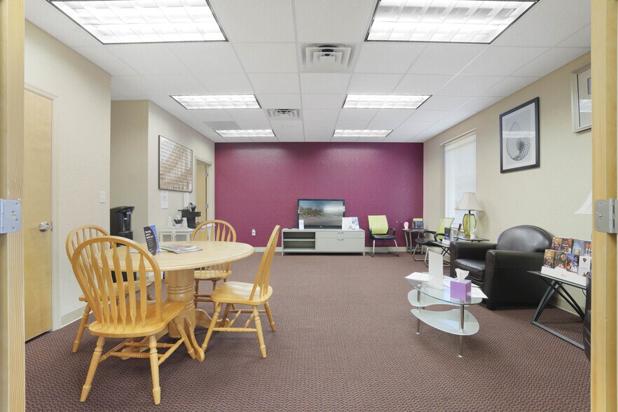 More Photos Of 844 N Stone St, Deland Medical For Sale