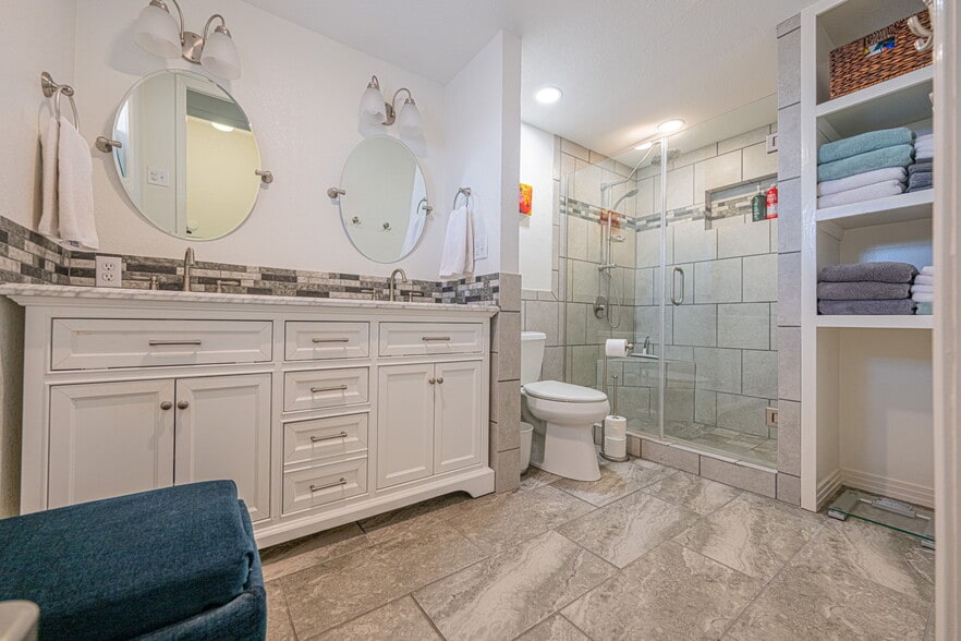 More Photos Of 1400 Sam Houston St, Sweetwater Hospitality For Sale