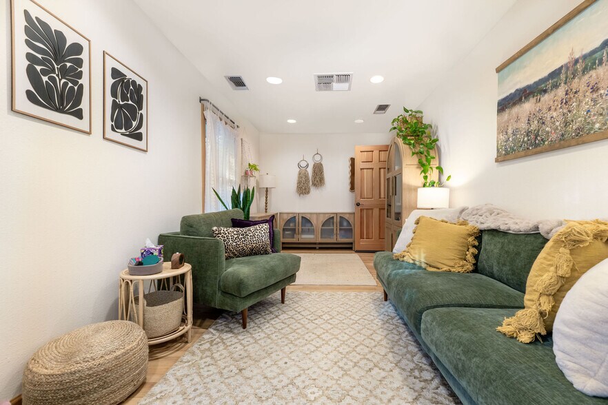 More Photos Of 825 Zion St, Nevada City Office For Sale