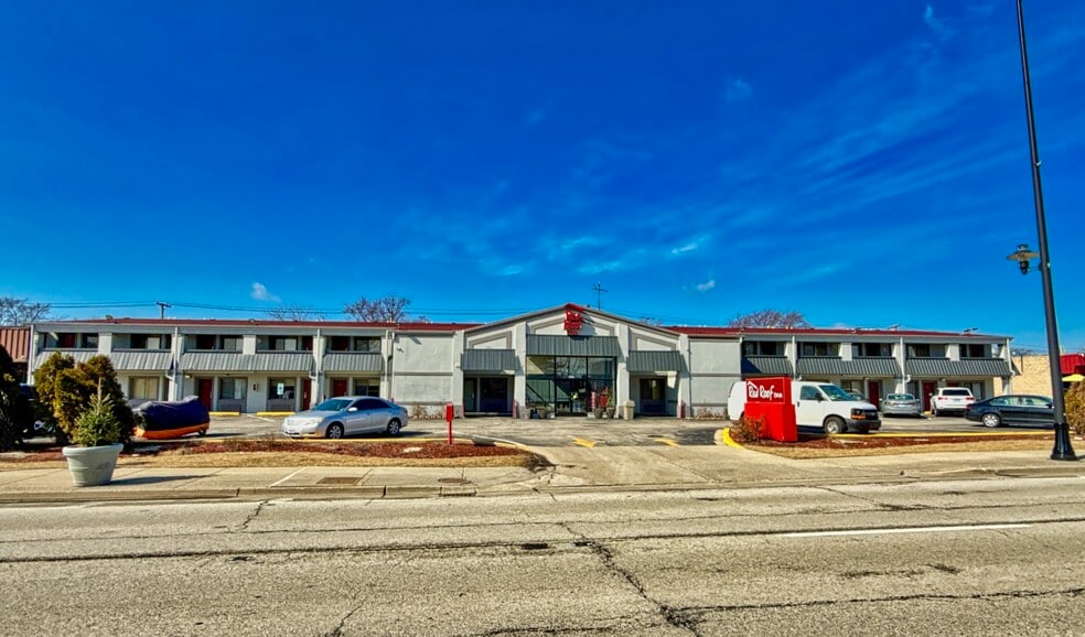 Primary Photo Of 9424 Waukegan Rd, Morton Grove Hotel For Sale