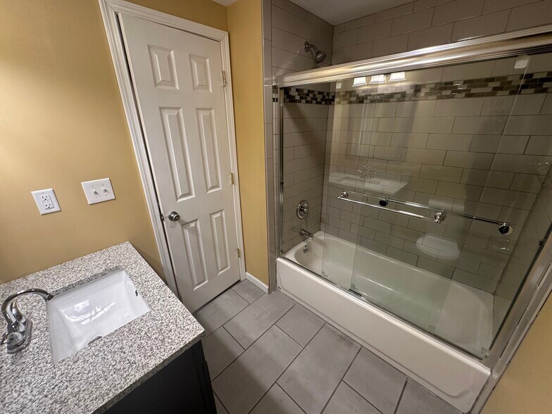 More Photos Of 205-274 Robert Dr, Syracuse Apartments For Sale