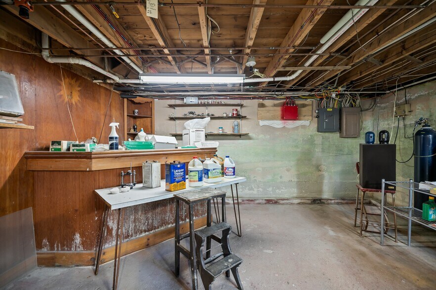 More Photos Of 74 Valley Rd, Middletown Office For Sale
