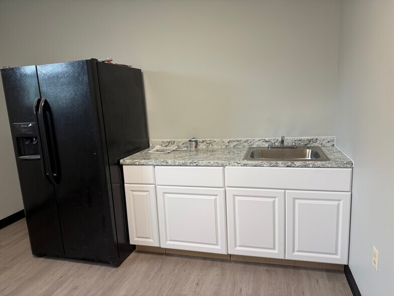 More Photos Of 1667 Crofton Ctr, Crofton Medical For Lease