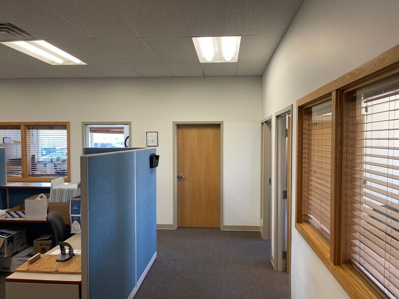 More Photos Of 2325 Sybrant Rd, Traverse City Warehouse For Lease