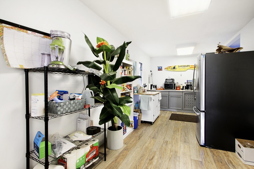 More Photos Of 424 Pico Blvd, Santa Monica Loft Creative Space For Lease