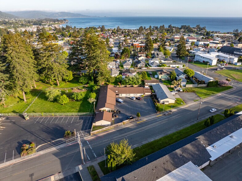 More Photos Of 542 Pacific Ave, Brookings Multifamily For Sale