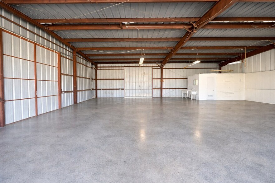 More Photos Of 11050 70th Ave, Seminole Warehouse For Sale