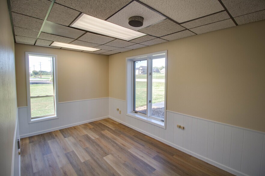 More Photos Of 202 W Main St, Glen Carbon General Retail For Sale