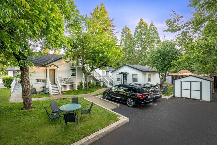 More Photos Of 816 W Main St, Grass Valley Hotel For Sale