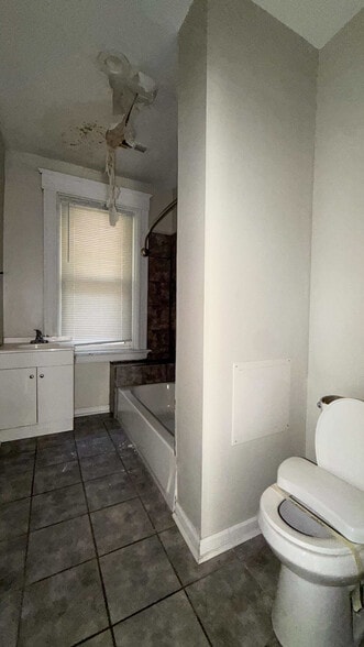 More Photos Of 2478 Paris St, Cincinnati Multifamily For Sale