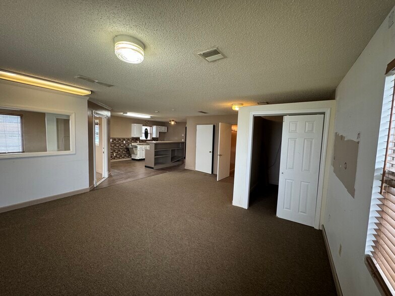 More Photos Of 2424 R.D. Mize Rd, Independence Light Distribution For Lease