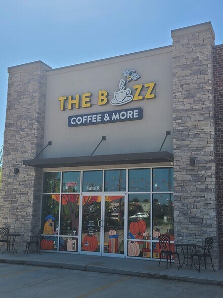 More Photos Of 1530 McNeese St, Lake Charles Freestanding For Lease