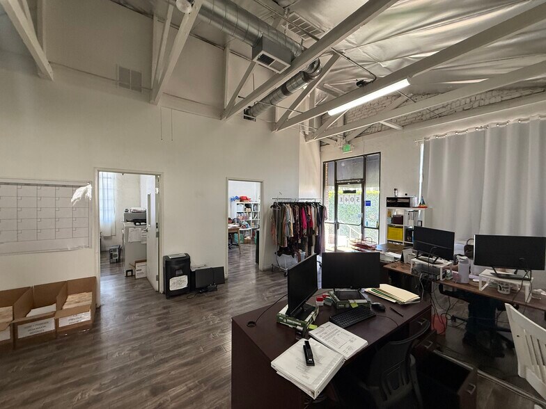 More Photos Of 5041 Santa Fe Ave, Vernon Distribution For Lease
