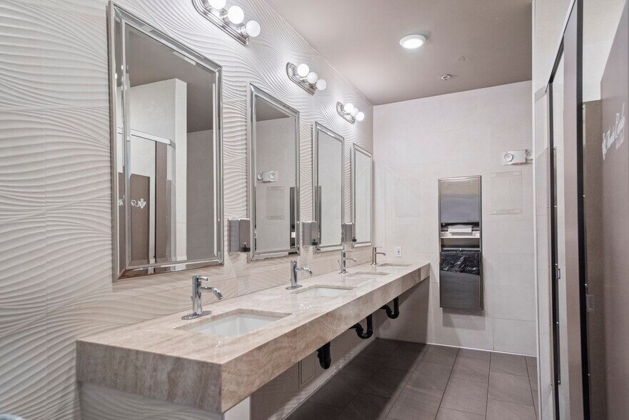 More Photos Of 228 Castro St, Mountain View Bar For Sale