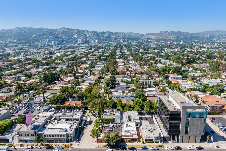 More Photos Of 314 N Harper Ave, Los Angeles Storefront Retail Office For Lease
