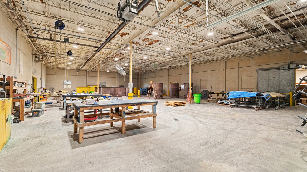 More Photos Of 3949 NW 36th St, Oklahoma City Manufacturing For Sale